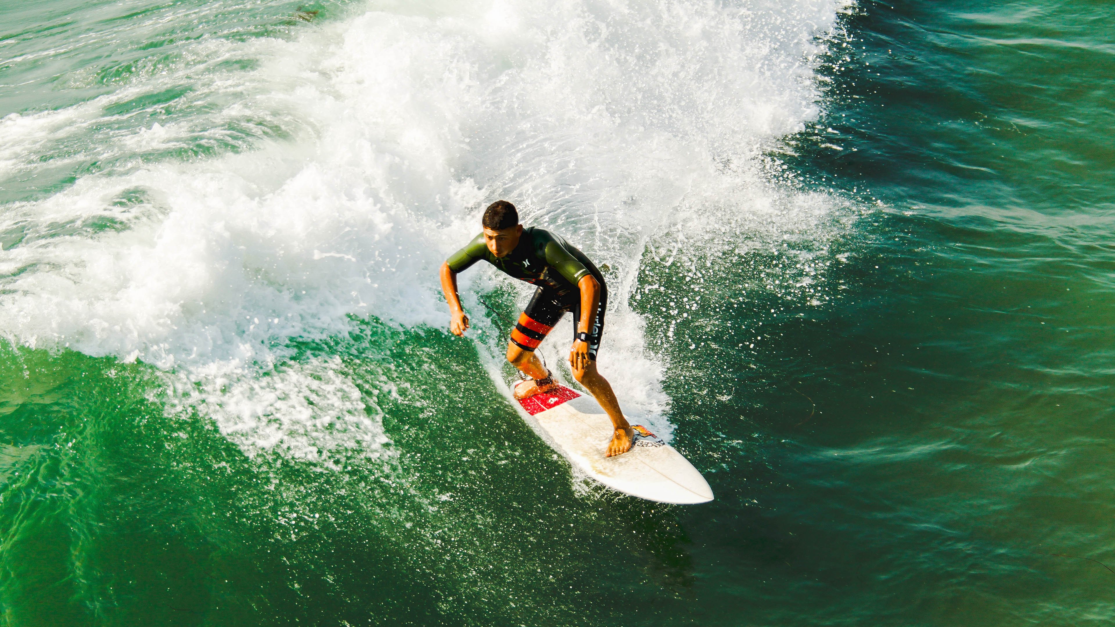顶级硬地赛：反应速度与技术的终极比拼
